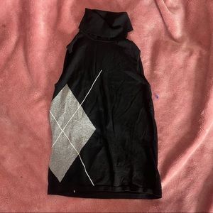 BEAUTIFUL BLACK SWEATER ARGYLE PRINT VEST TURTLE NECK